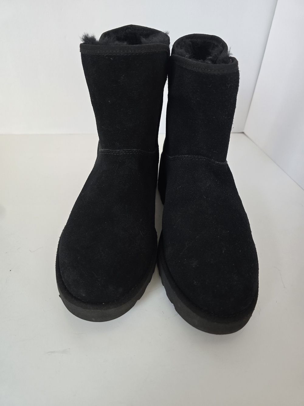 UGG Black Womens Kristin Suede Short Shearling Ankle Boots